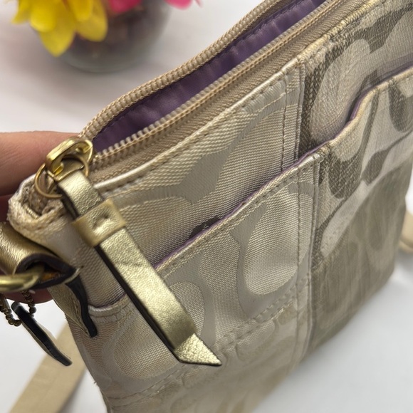 Coach Beige and Cream Logo Crossbody Bag CP7656A - Picture 7 of 14